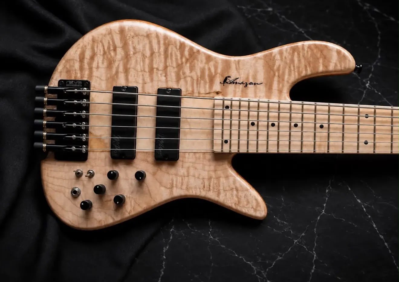 Baixo Headless 6 Cordas Modelo Emperor