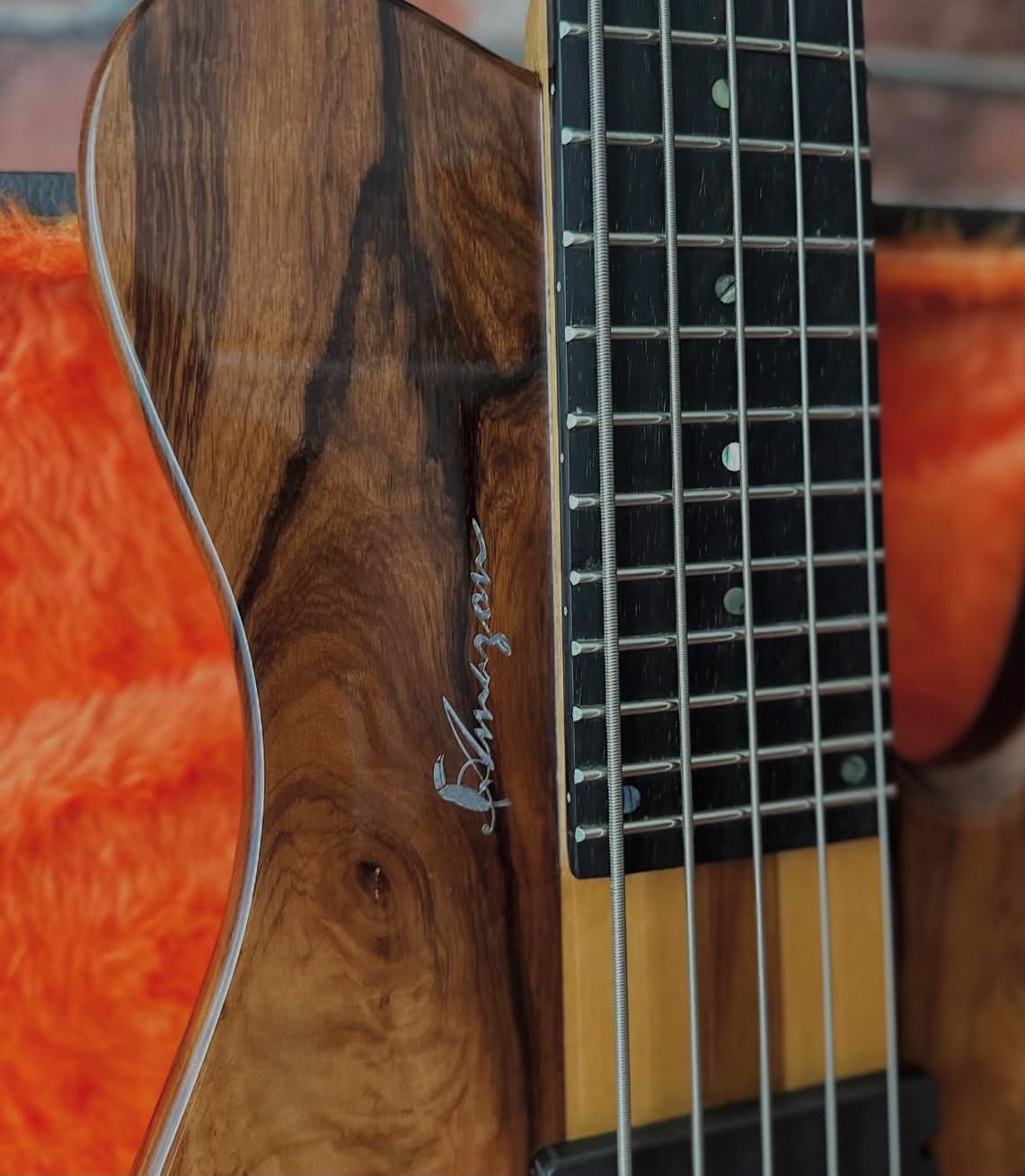 Detalhe de Madeiras Nobres Amazon Custom